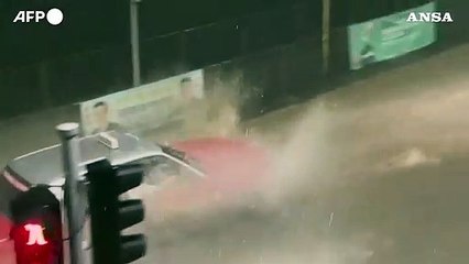 Hong Kong, nella notte le piogge piu' pesanti dal 1884