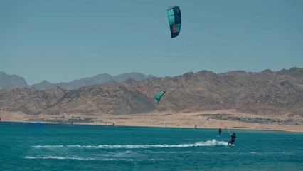 محبو التزلج الشراعي.. لماذا تمثل مدينة دهب وجهة مناسبة لهم؟