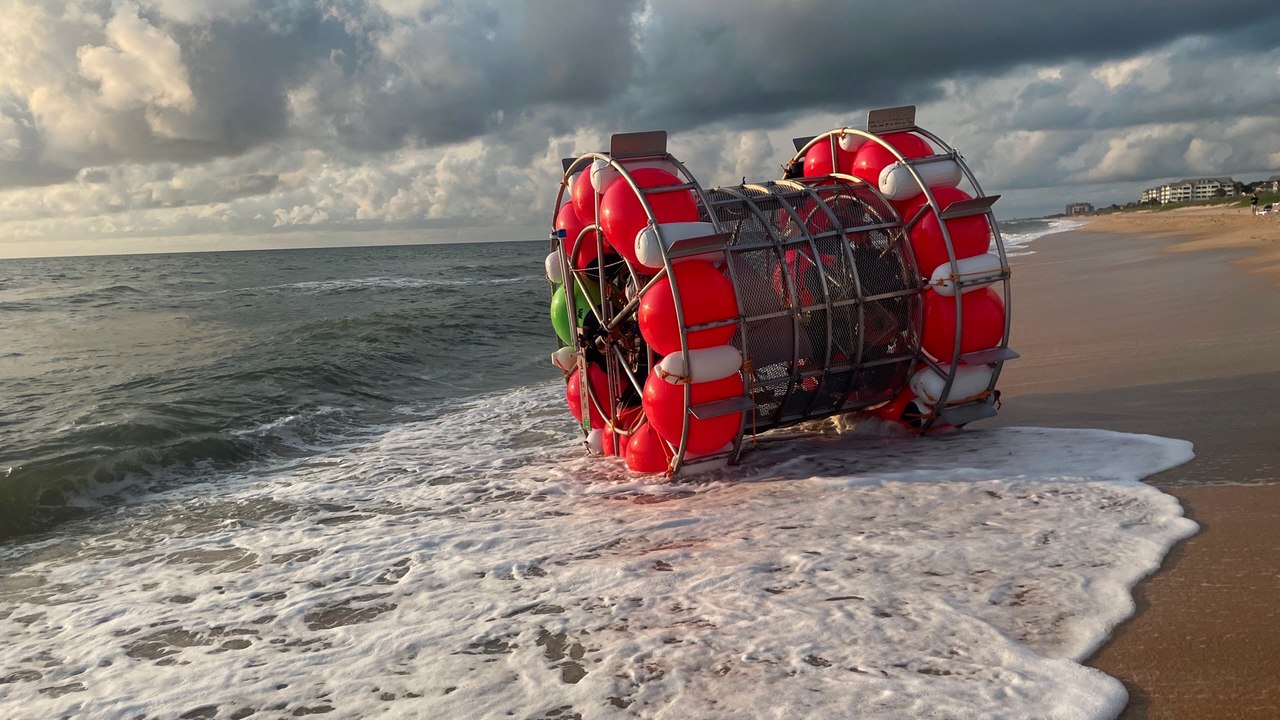 Un Américain arrêté en essayant de traverser l’Atlantique... dans une roue de hamster géante