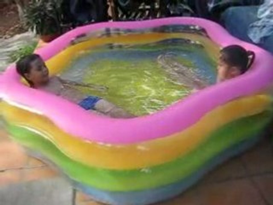Steeve et shania a la piscine