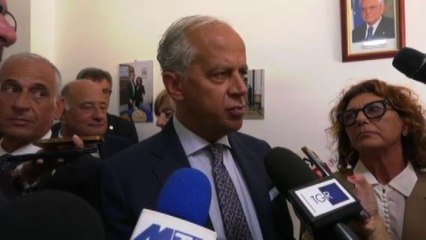 Piantedosi: "Le donne siano libere di uscire in minigonna"