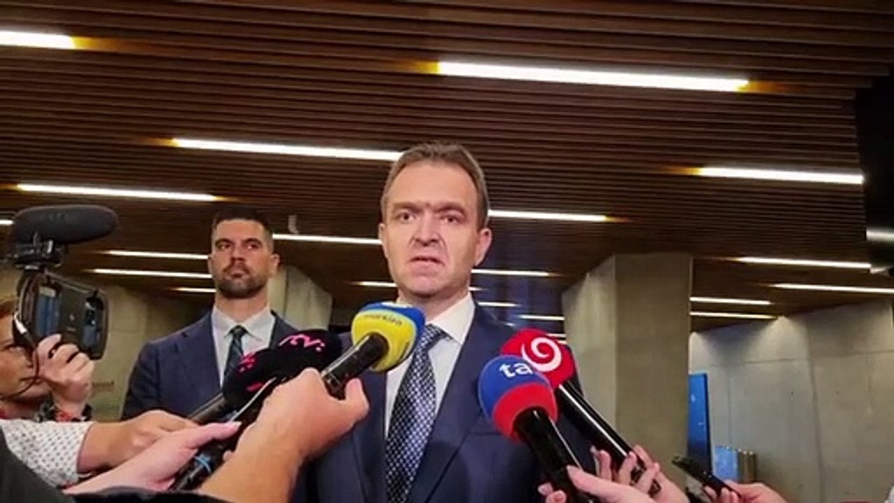 ZÁZNAM: Premiér: Parlament neberie do úvahy potreby občanov, vláda vyčerpala možnosti