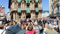 Los Reyes de España se marchan después de su visita al Ayuntamiento de Pamplona