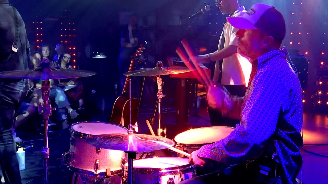 Calogero - Juste une chanson (Live) - Le Grand Studio RTL