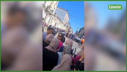 "Vendue, vendue !" : Fadila Laanan conspuée en marge de la manifestation anti-Evras