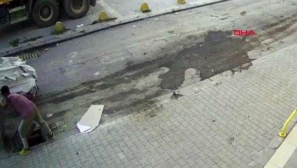 Malatya'da Hurdacılar Rögar Kapağını Çaldı