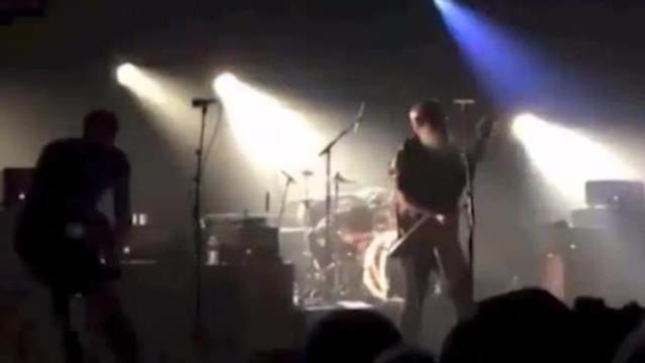 Spari, urla e panico al Bataclan, la registrazione audio di un italiano che era lì