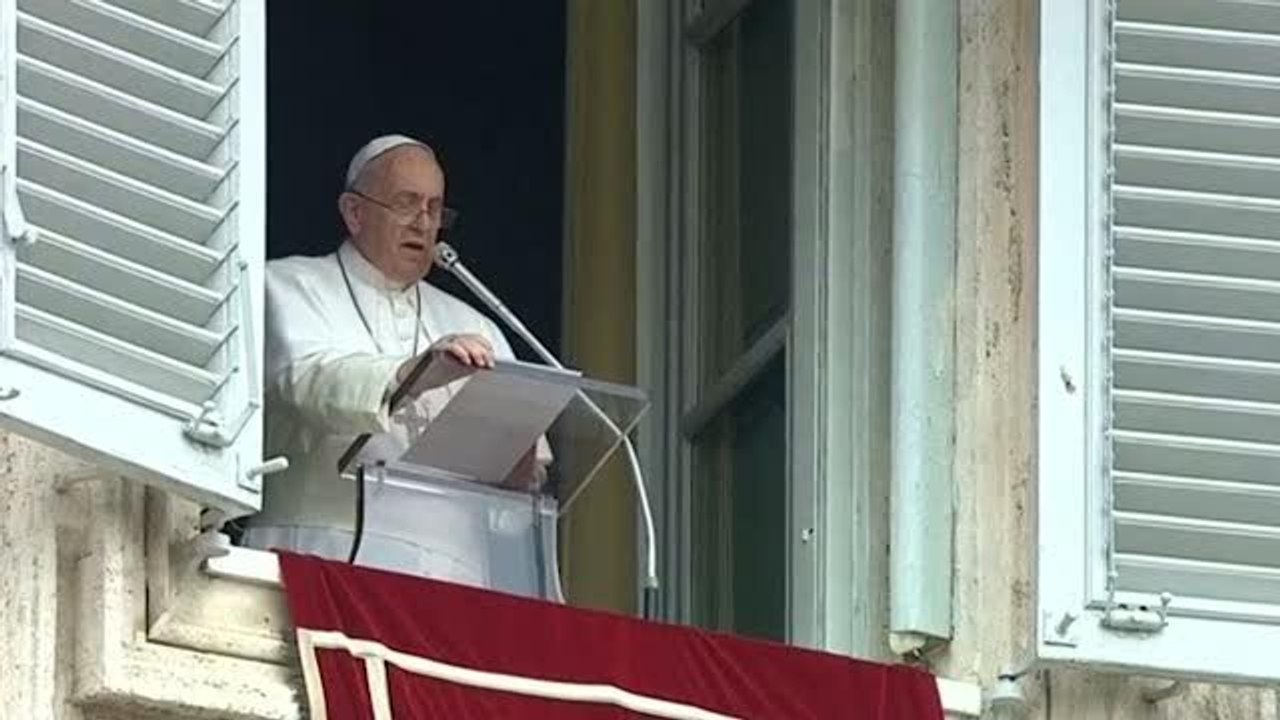 Nepal, il Papa prega per le vittime del terremoto
