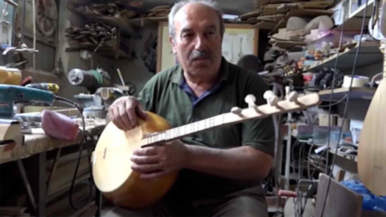 Bağlama ustası, ağaç kesiminin azaltılmasını is...