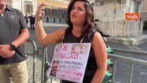 Donna incatenata a Montecitorio contro la violenza di genere, l'incontro con Boldrini