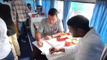 पटवारियों ने किया रक्तदान