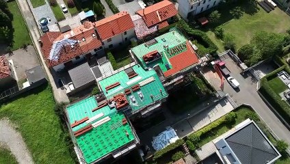 I tetti distrutti di Turate: ancora visibili i danni della grandine