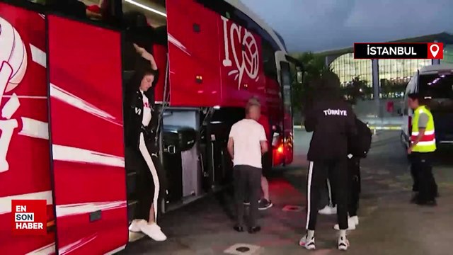 Avrupa şampiyonu A Milli Voleybol Takımı, olimpiyat elemeleri için Japonya'ya gitti