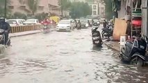 Video: बारिश से सड़कें जलमग्न, वाहन चालकों को झेलना पड़ा लंबा जाम