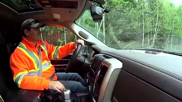 On n'est pas sorti du bois! | show | 2014 | Official Trailer