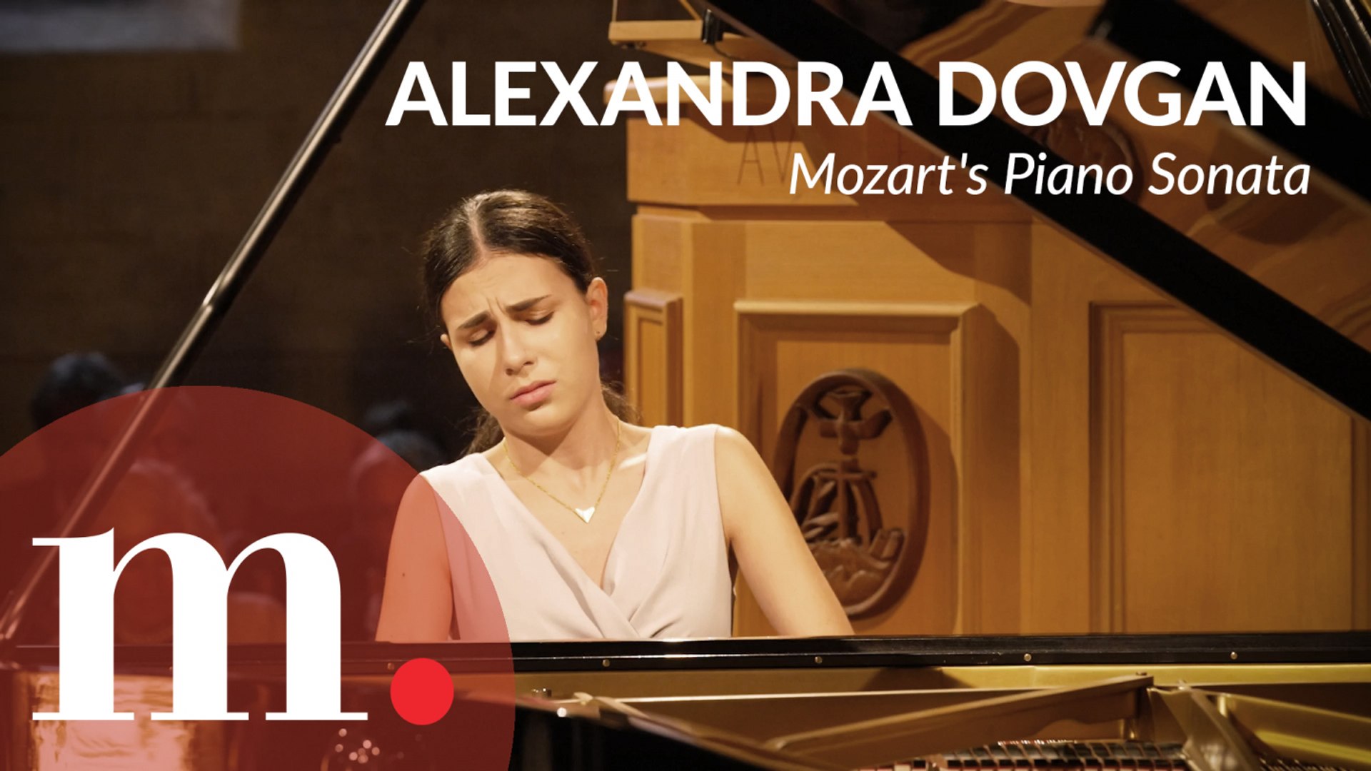 Alexandra Dovgan performs Mozart's Piano Sonata No. 8 in A Minor, K. 310 -  Vidéo Dailymotion