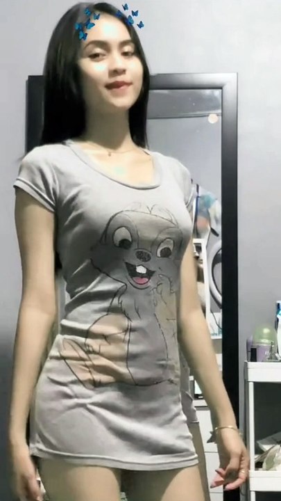 Cewek cantik Kecil tapi berisi dong