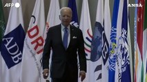 Biden al G20, il presidente Usa accolto dal primo ministro Modi