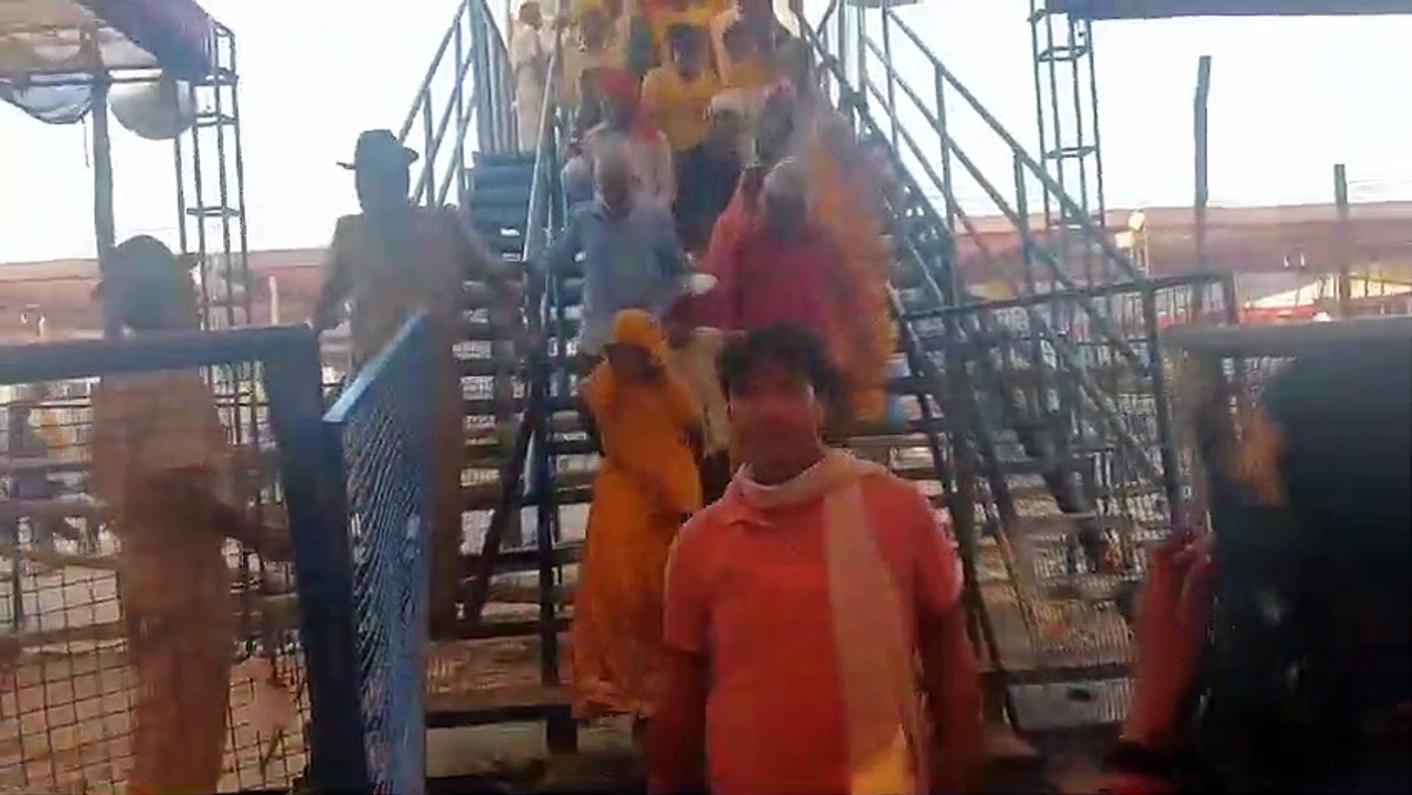 अनूठी आस्था...ऐसा मंदिर जहां भक्त भोग में चढ़ाते हैं प्याज
