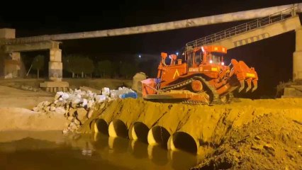 La UME trabaja incansablemente para arreglar la tubería de Picadas