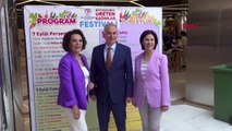 Hülya Koçyiğit, Denizli Büyükşehir Belediyesi'nin Üreten Kadınlar Festivali'nde Onur Konuğu Oldu