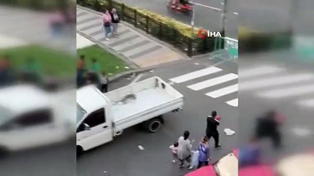 Akıllara durgunluk veren hırsızlık: Kaza yaptılar ama çalmaktan vazgeçmediler
