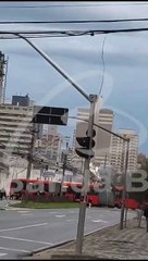 Acidente entre ônibus no Centro de Curitiba 2