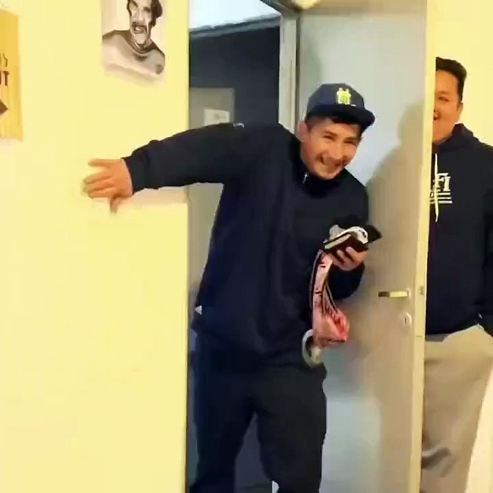 "La Surprise Émouvante : Les Retrouvailles Chaleureuses entre un Père et son Fils Après de Longs Mois" ❤️‍