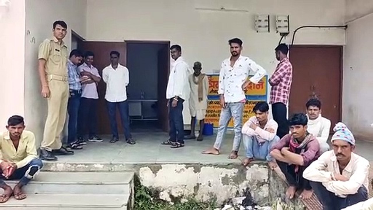 पोल में करंट फैलने से एक जदूर की मौत, दूसरा गंभीर रूप से झुलसा