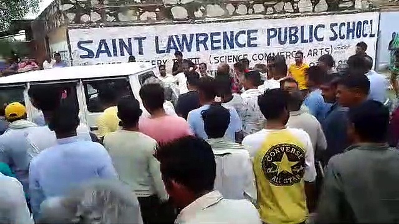 चचेरे भाई की गर्दन पर धारदार हथियार से किया वार, घटना से सहमे लोग
