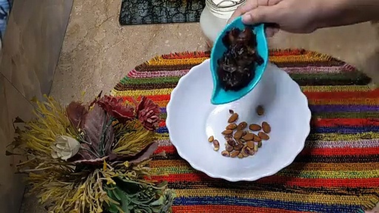 Banana_Milkshake_With_Dates|_By_Anmol_Ka_Kitchen|Special_Banana_&_Dates_Milkshake|(360p)
