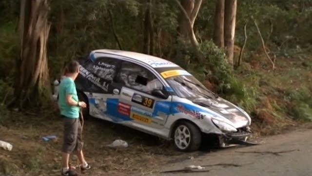 La Coruña, auto sulla folla durante il rally: le immagini dopo l'incidente