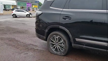 Ônix e Tiggo se envolvem em acidente no Ciro Nardi