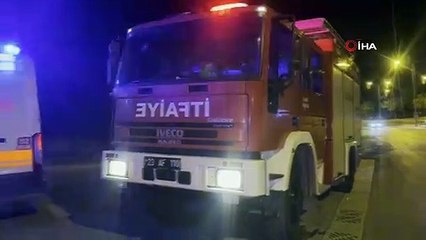 Park halindeki tankerin altına giren otomobil kağıt gibi ezildi: 1 yaralı