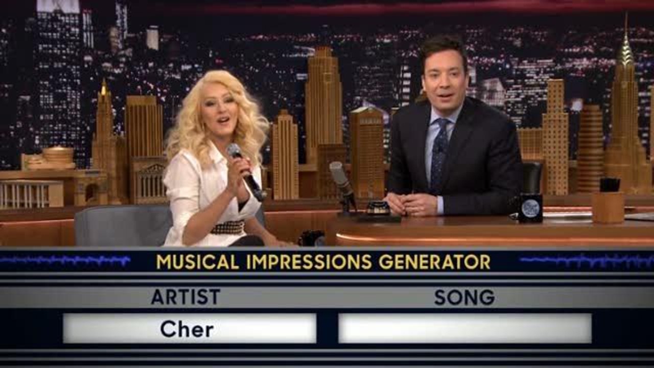 Christina Aguilera imita Britney Spears e Shakira