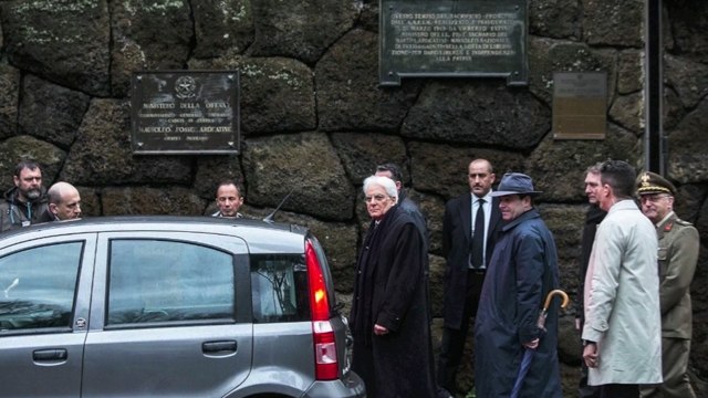 Mattarella alle Fosse Ardeatine