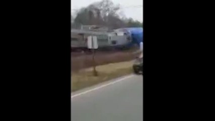 Halifax, treno contro un camion