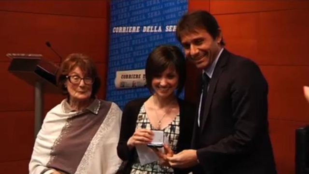 Il ct Conte  consegna il premio Stracca: «Spero che vi trasmetta anche i valori di Roberto»