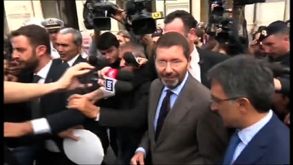 Marino: «Sto molto bene, vado a celebrare un matrimonio»