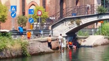Rom si lavano nel Naviglio