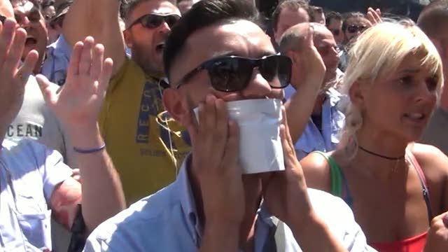 Atac, cori e proteste per l'autista sospeso: «Siamo tutti Christian Rosso»