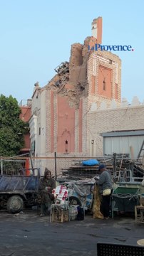 À Marrakech, le minaret de la mosquée n’a pas résisté sur la place ultra-touristique Jamaa el-Fna