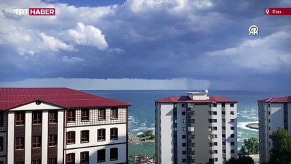 Rize'de denizde çıkan hortum kamerada
