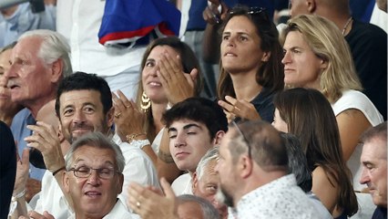 GALA VIDEO - PHOTO - Laure Manaudou et Amélie Mauresmo souvent confondues : elles s’en amusent et prennent la pose !