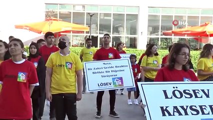 LÖSEV Gençleri, Lösemiyi Yenen Meva'ya Sürpriz Ziyarette Bulundu