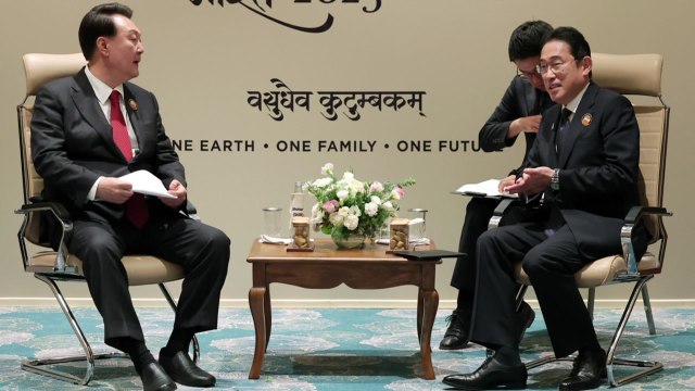 尹, G20서 한일정상회담...'한일중 회의' 개최 협력 논의 / YTN