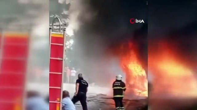 Hatay'da seyir halindeki otomobil yanarak kullanılamaz hale geldi