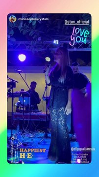 Νατάσα Θεοδωρίδου: H εμφάνισή της στον γάμο του Stan και το τραγούδι που αφιέρωσε στο ζευγάρι