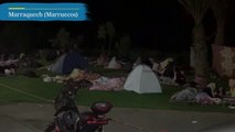Afectados por el terremoto vuelven a dormir a la intemperie, mientras turistas abandonan el país