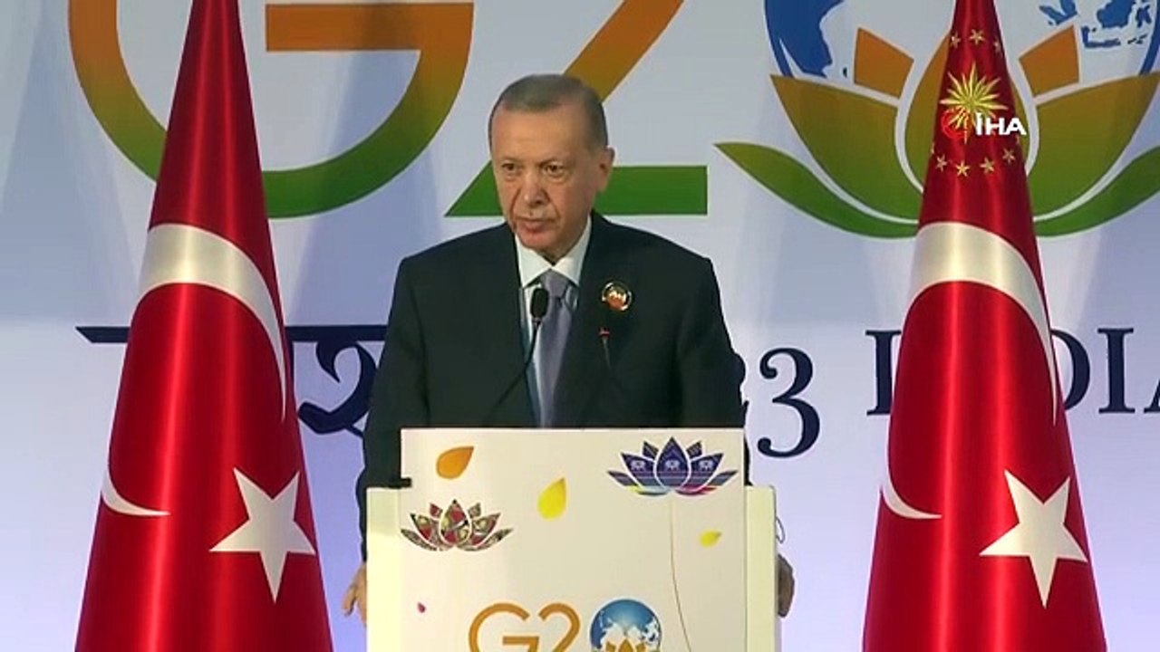 Cumhurbaşkanı Recep Tayyip Erdoğan, "Tahıl meselesinde Rusya'yı dışlayan bir sürecin sürdürülebilir olma ihtimali çok düşüktür" dedi.